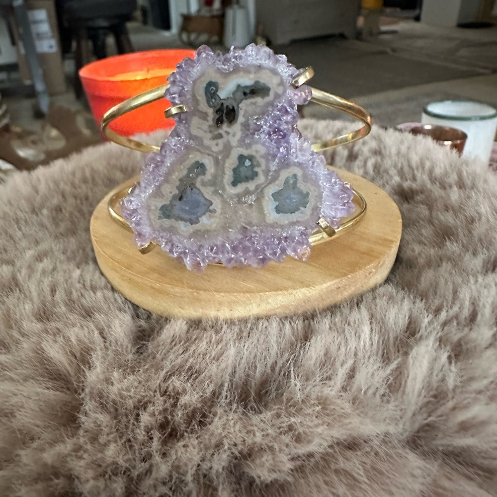 Handmade amethyst jasper Geode Gold tone  Cuff Bracelet adjustable new with tags